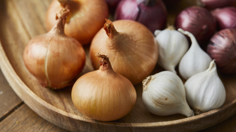 Assorted onions and alliums