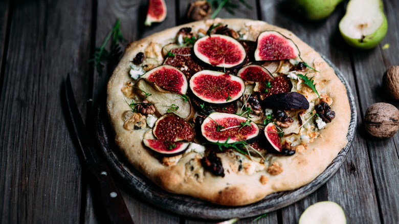 Homemade gorgonzola fig pizza 