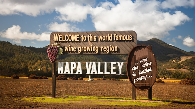 Napa Valley welcome sign