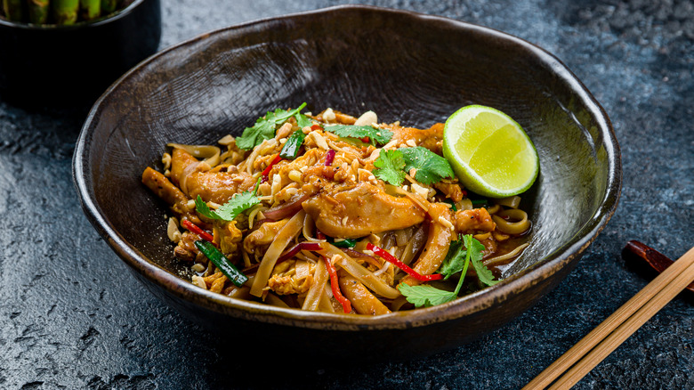 Pad Thai in black bowl