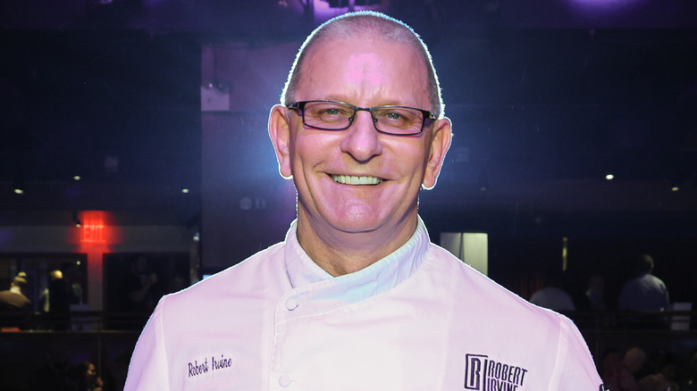 Robert Irvine smiling