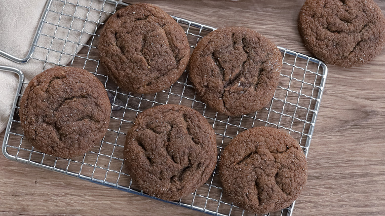 chocolate gingersnap cookies on rack