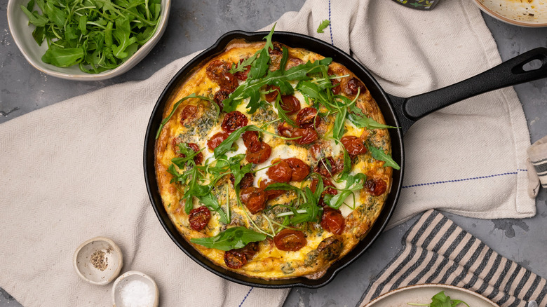 caprese frittata with arugula 