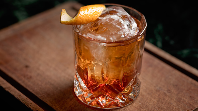 old fashioned cocktail