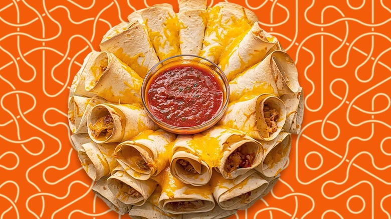 quesadilla ring served with salsa