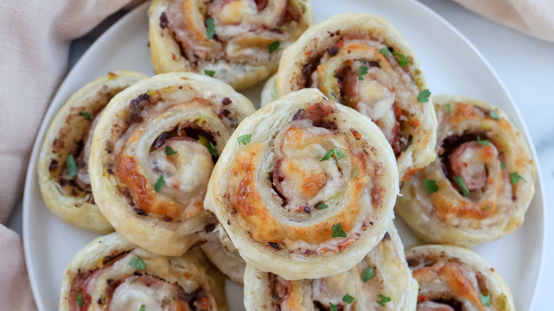 Plate of muffuletta pinwheels