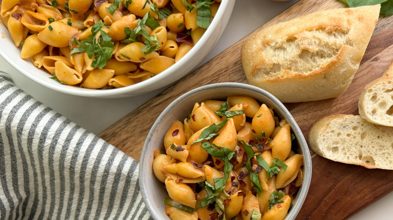 vegan pasta with bread