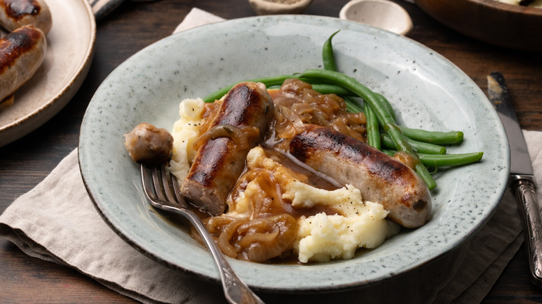 bangers and mash with gravy 