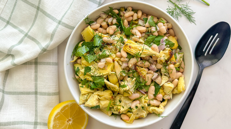 Artichoke and white bean salad