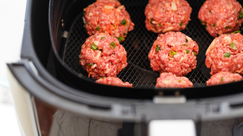 cooking meatballs air fryer