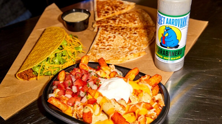 Loaded Nachos Secret Aardvark sauce