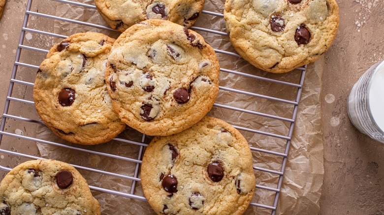 Cookies on wire rack