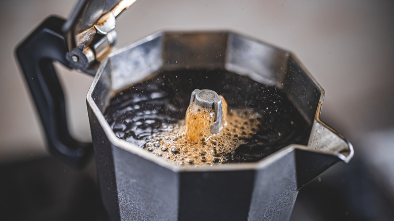 coffee inside moka pot