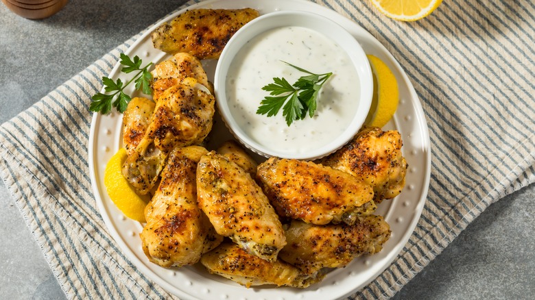 lemon pepper wings with ranch