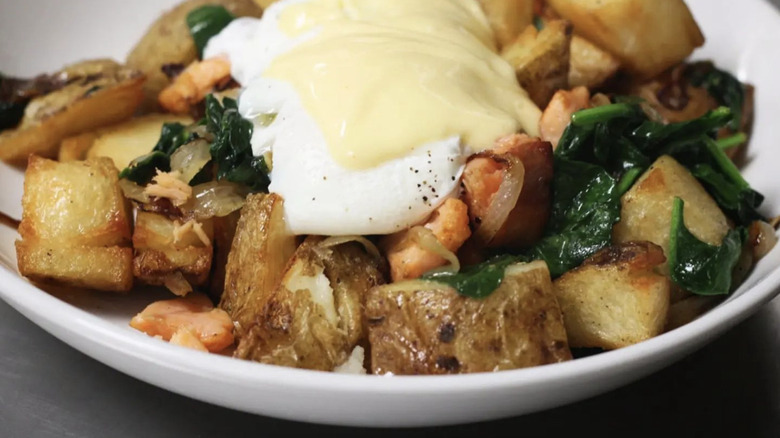 Salmon hash with potatoes 